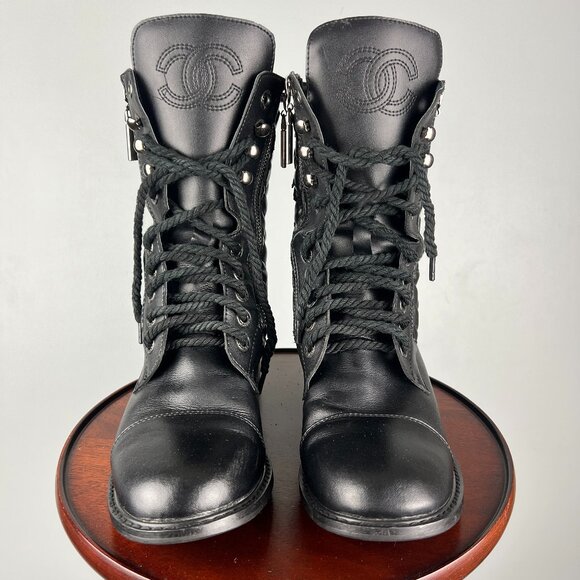 Chanel Black Leather Combat Boots Size 39 Quilted Pattern CC Logo - Picture 1 of 14
